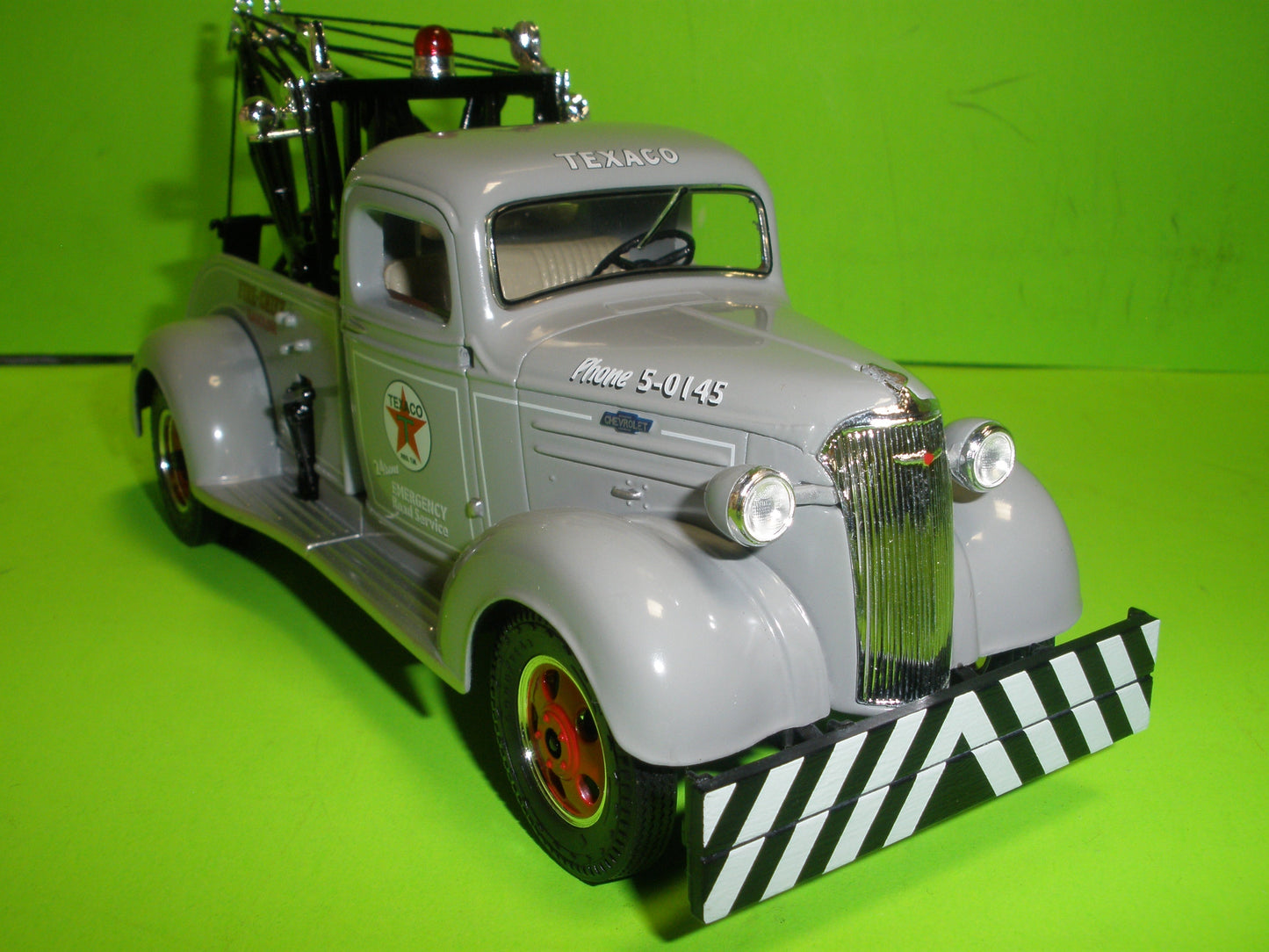 Texaco Emergency Road Services 1937 Chevrolet Tow Truck