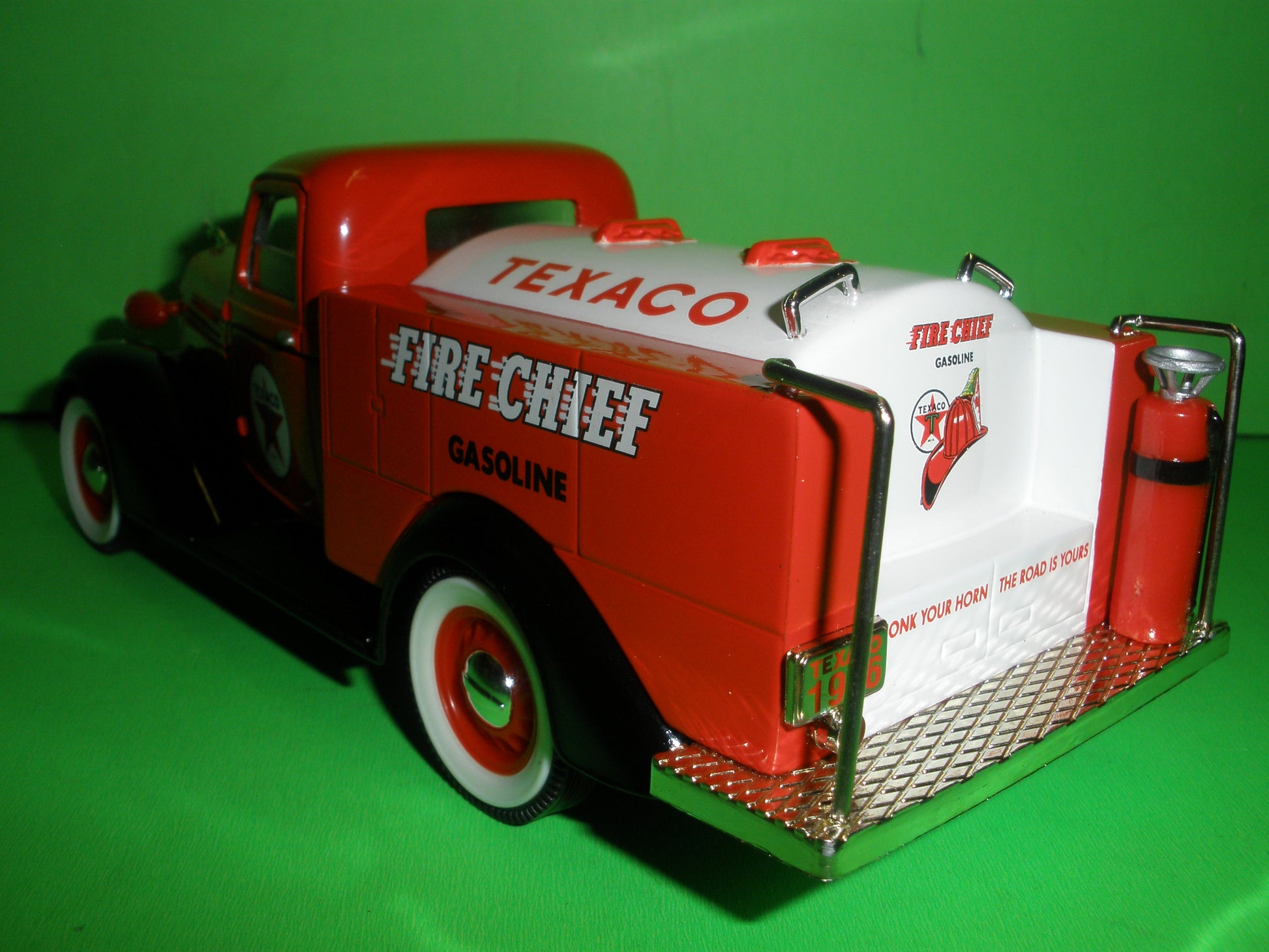 Texaco Fire Chief 1936 Dodge Tanker Truck