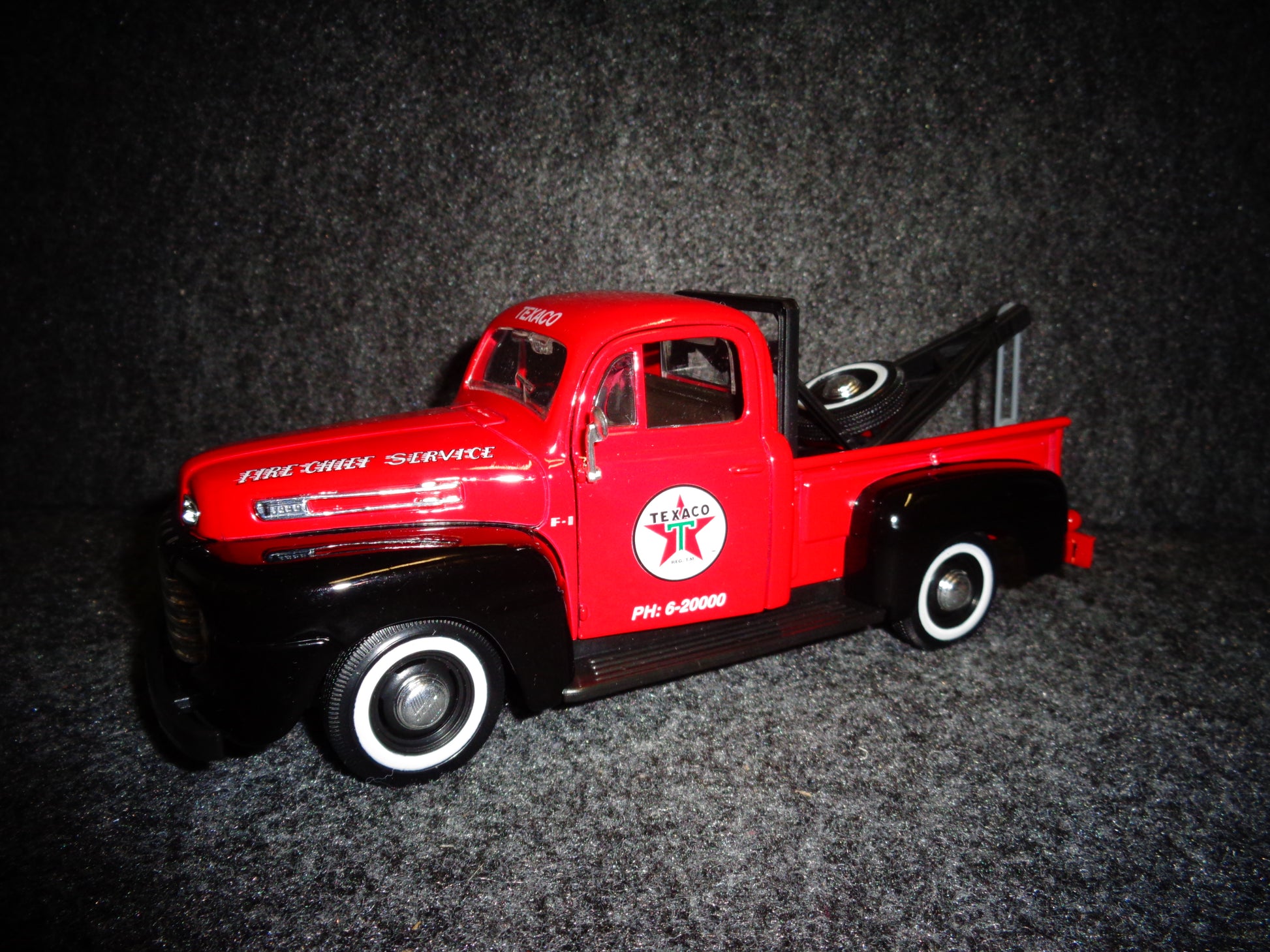 Texaco Fire Chief 1949 Ford F1 Tow Truck