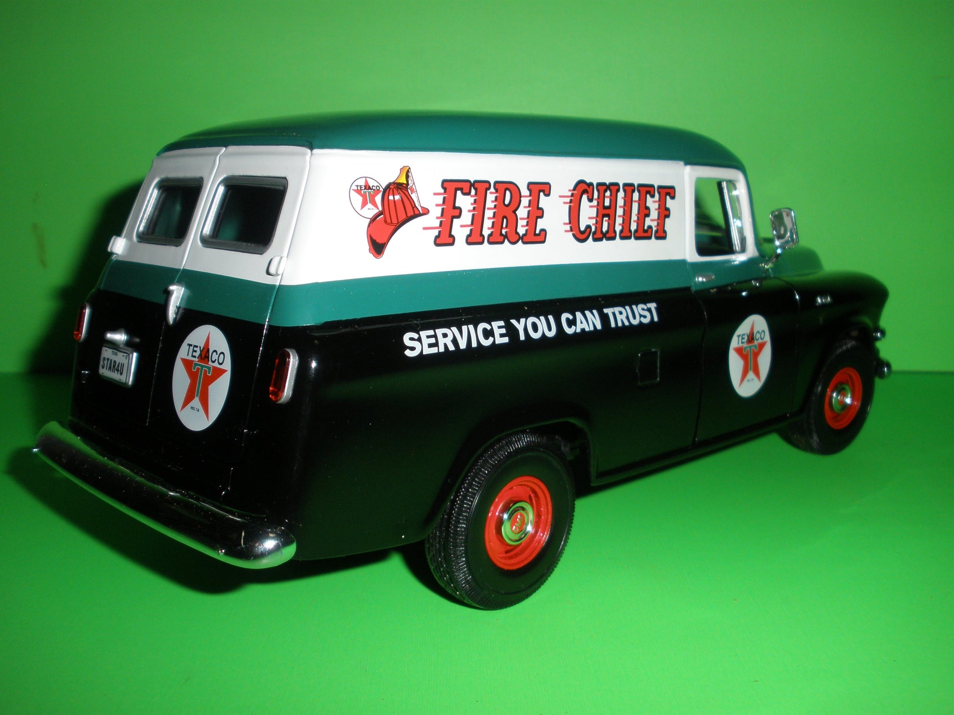 Texaco Fire Chief 1957 GMC Panel Van