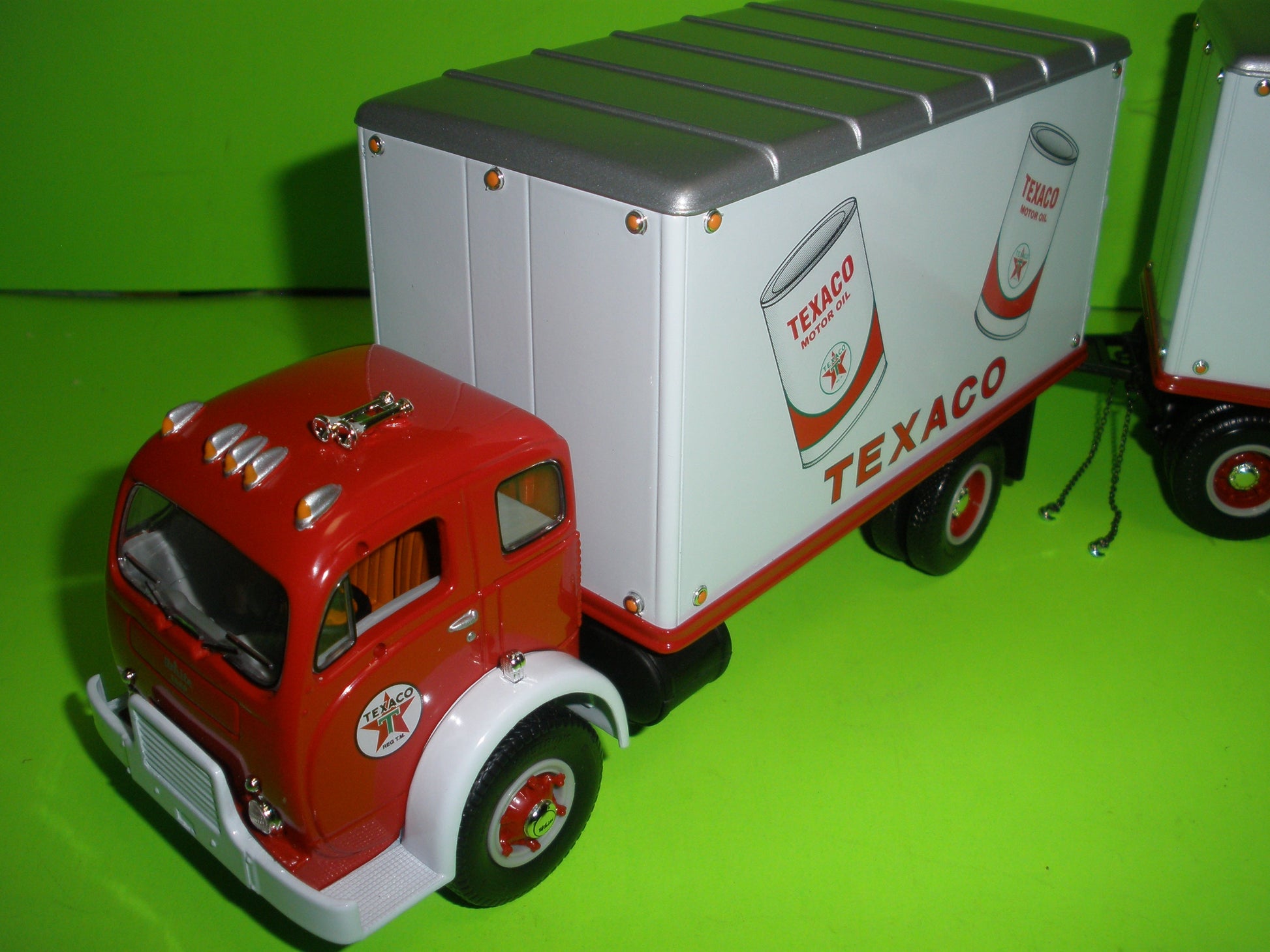 Texaco Havoline 1953 White 3000 Freight Truck & Tandem Trailer