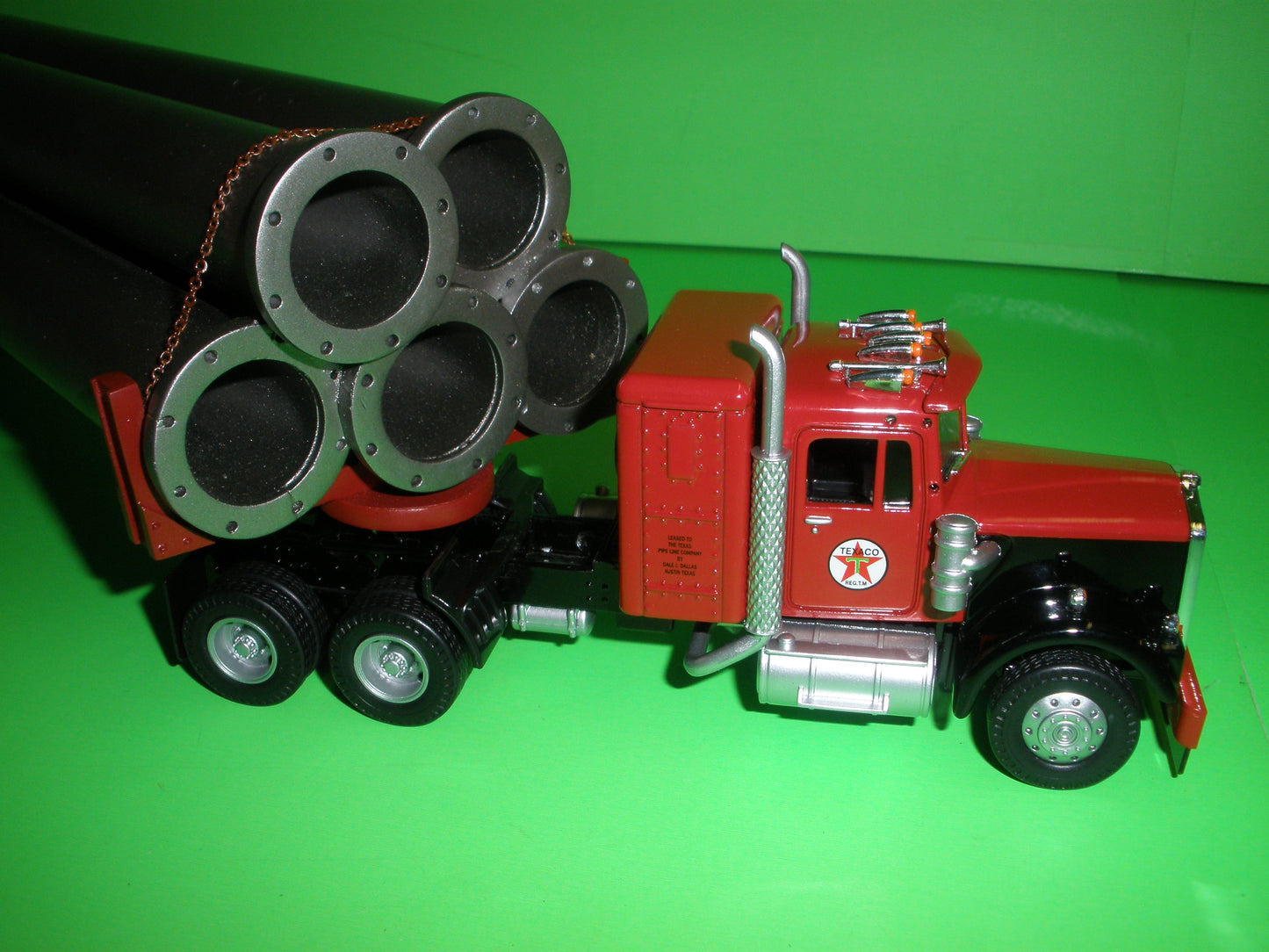 Texaco Kenworth Semi Truck & Pipe Load