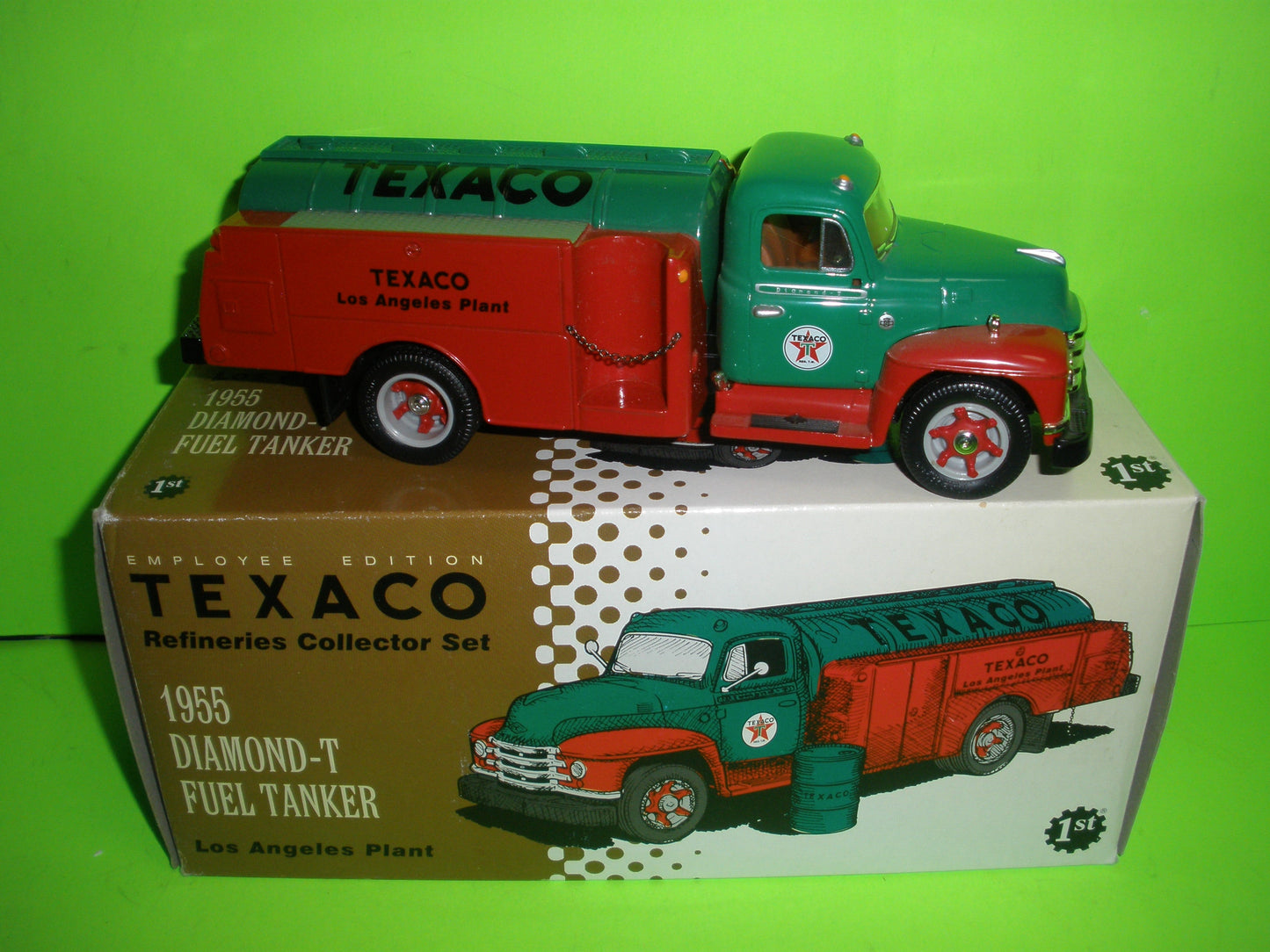 Texaco Los Angeles Plant 1955 Diamond T Tanker Truck Refinery Series