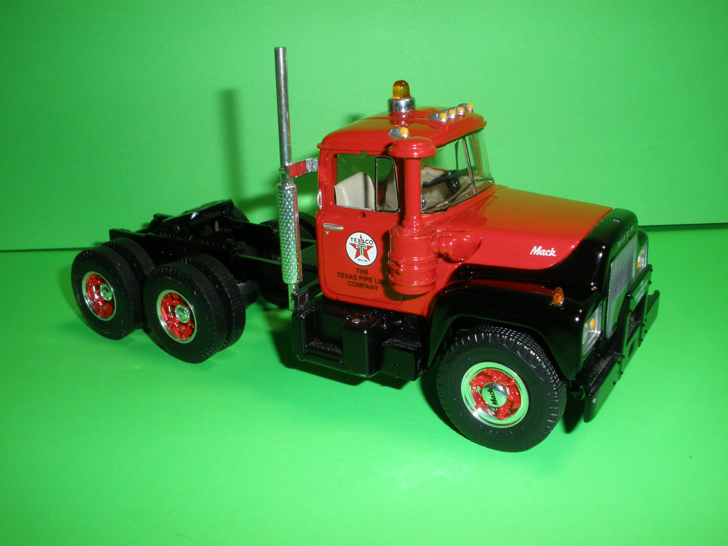 Texaco Mack R Model Tractor & Lowboy Trailer Pipeline Series