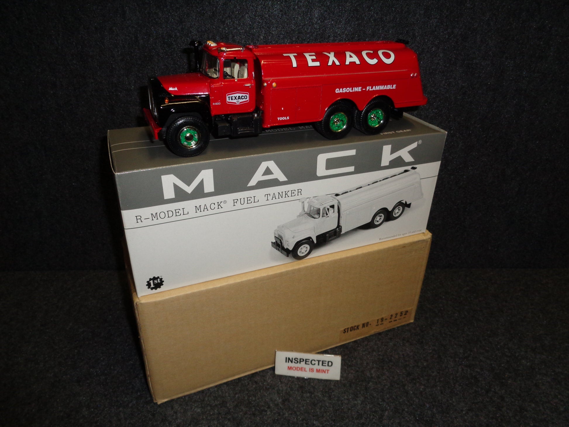 Texaco Marine Mack R Model Tanker Truck