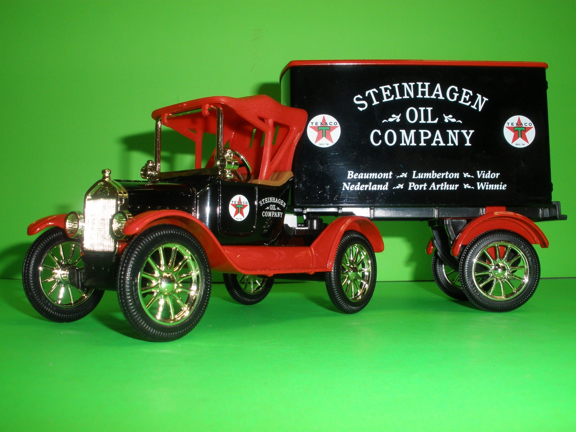 Texaco Steinhagen Oil Company 1918 Ford Runabout & Freight Trailer