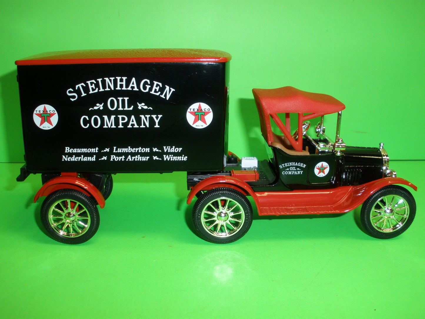 Texaco Steinhagen Oil Company 1918 Ford Runabout & Freight Trailer
