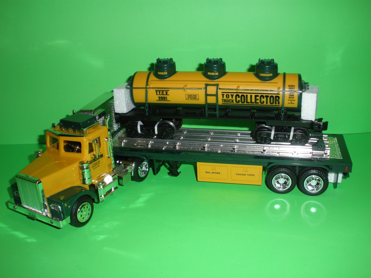 Toy Truck Collector Flatbed Truck & 3 Dome Train Tanker Car